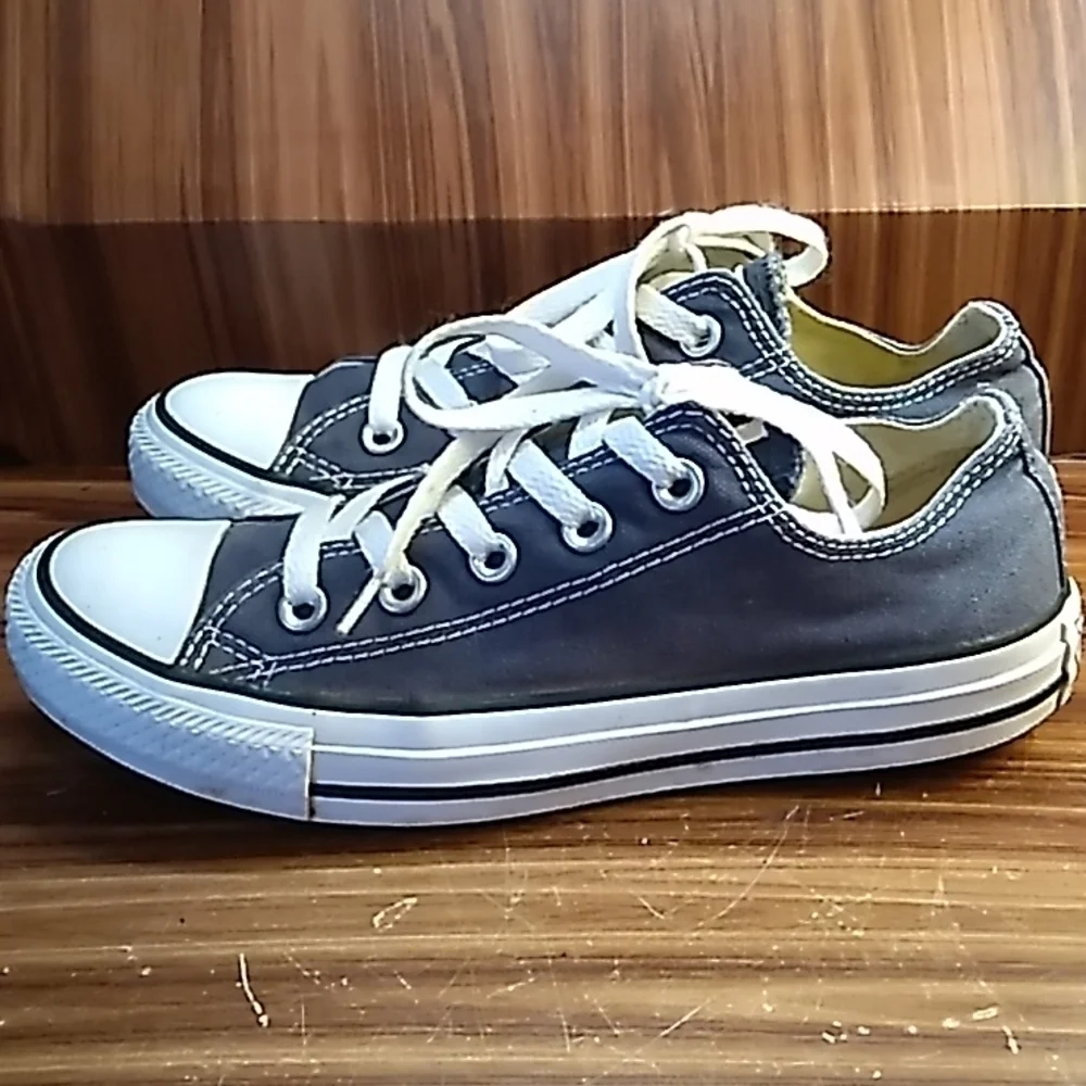Converse blue white low top woman's 6